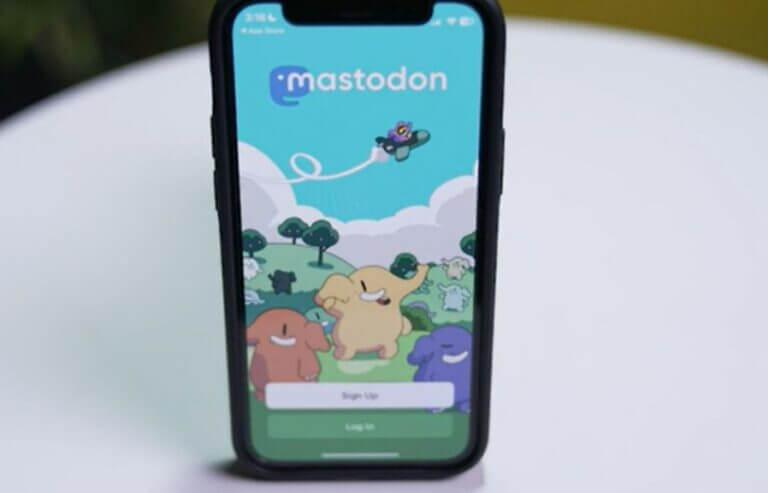 Mastodon è davvero "l’anti-Twitter"? Pro e contro del social che ci apre al Fediverso