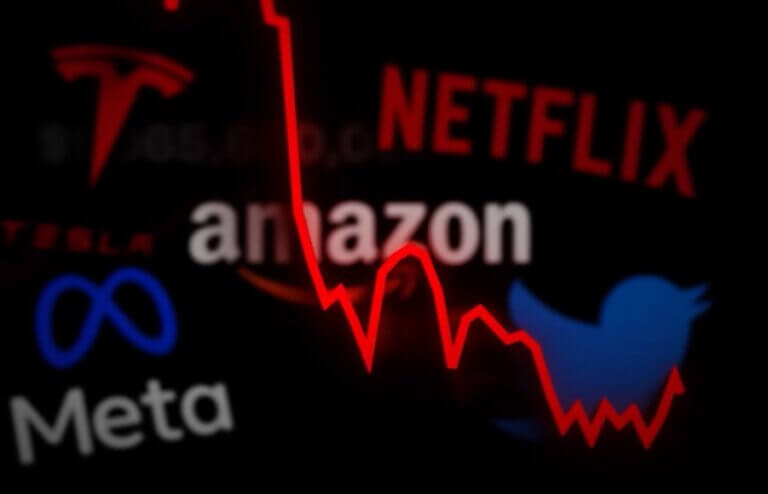 Perché i social studiano modelli a pagamento? Le cause della crisi e i rischi delle strategie "ibride"