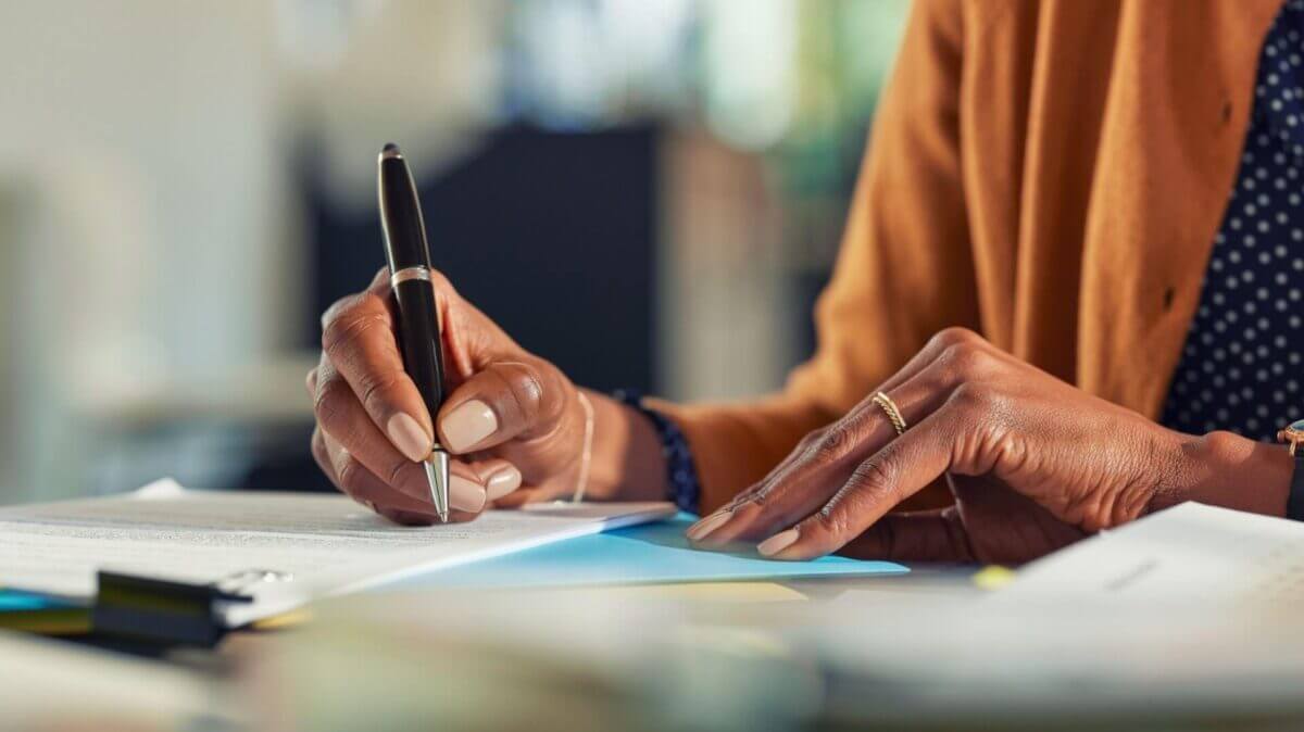 scrittura firma documenti indagine forense su documenti digitalizzati; analisi visiva documenti; identità digitale Stati