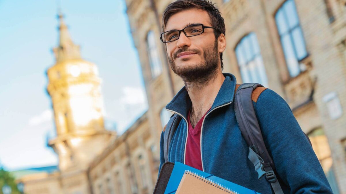 La guerra di Trump ad Harvard e alla scienza: la fuga di talenti dalle università Usa è una sfida per l'Europa talent strategy sostenibile scienziati italiani all’estero intelligenza artificiale Talento manageriale