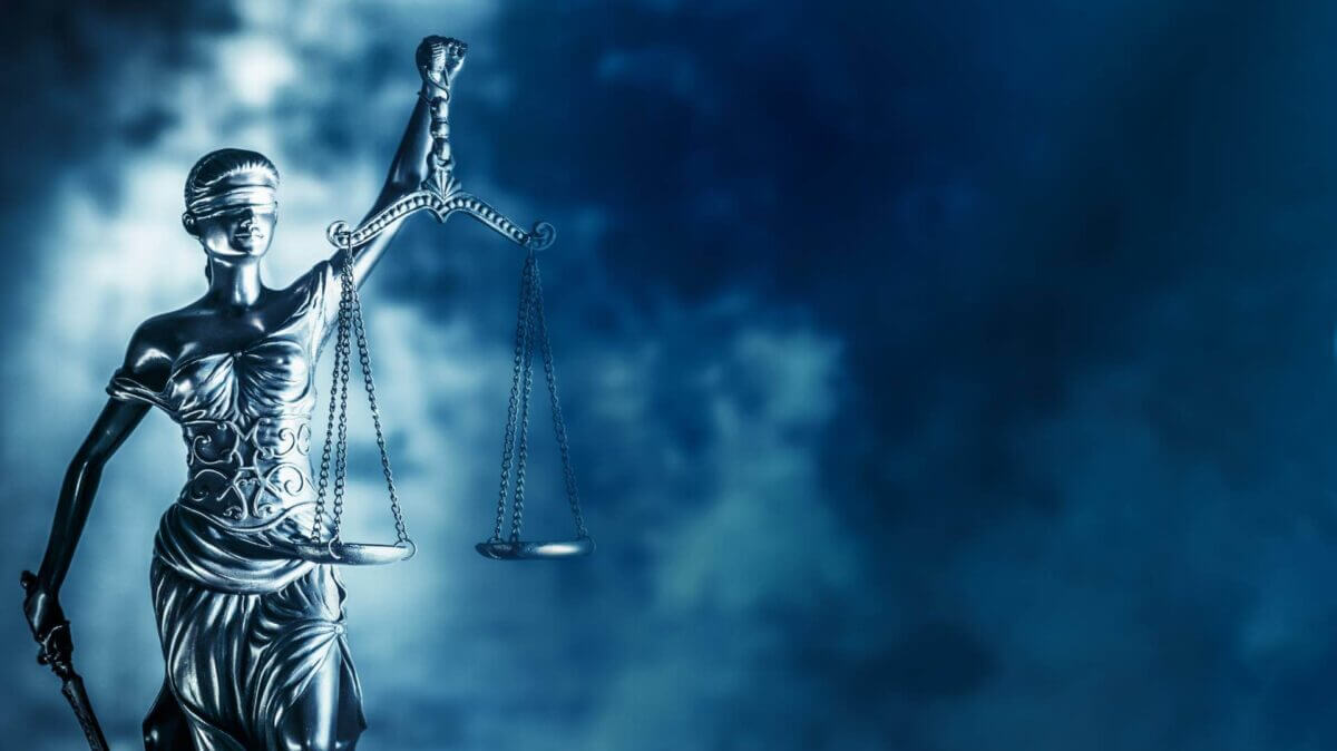 Legal,Law,Concept,Image,Scales,Of,Justice. Processo penale telematico problemi