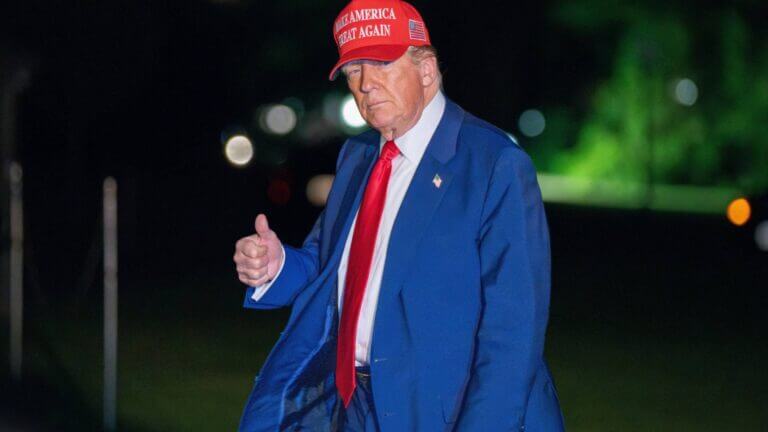 Trump e la nuova strategia IA: gli Usa a caccia del dominio globale