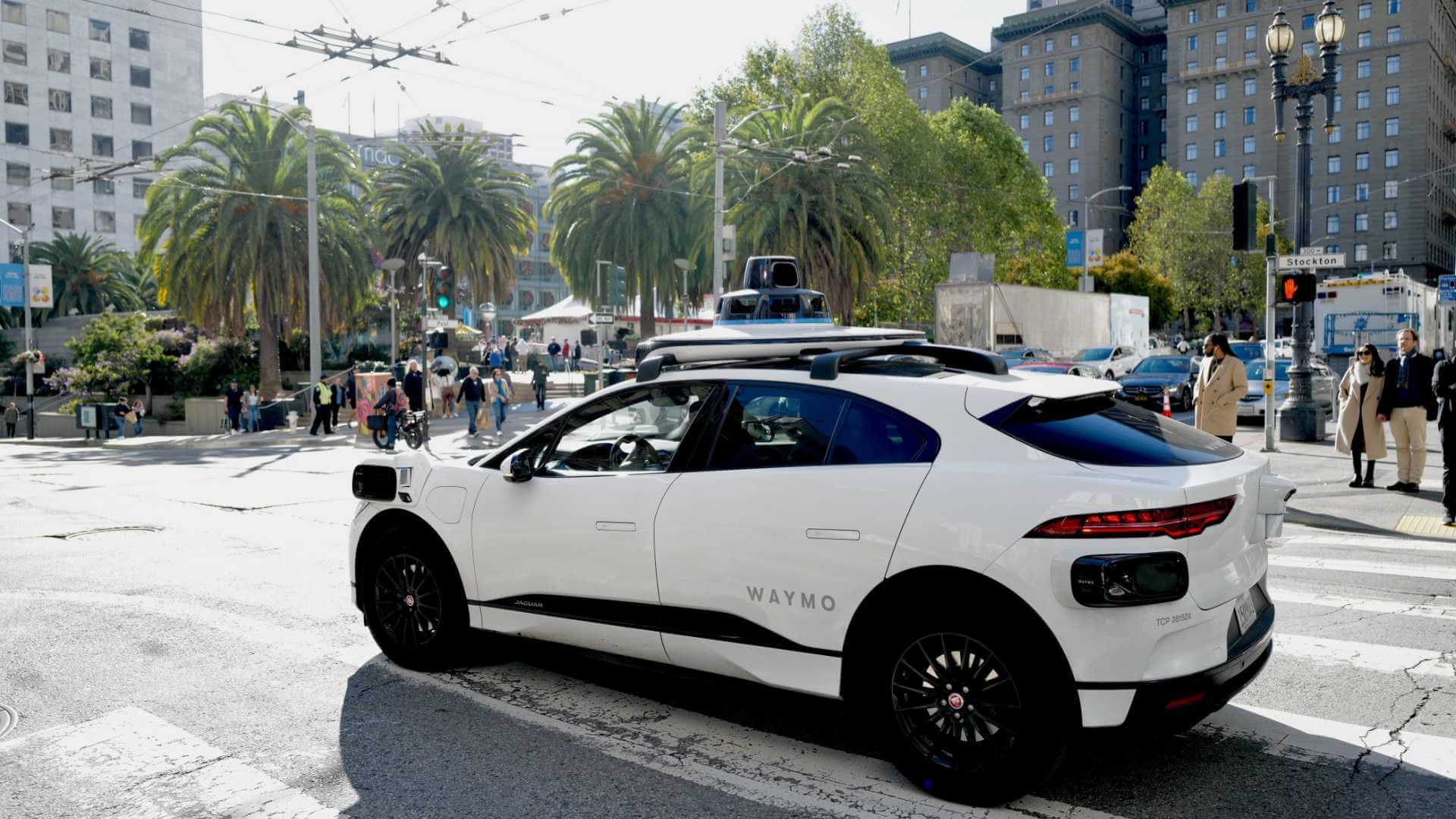 Robotaxi, mai in Italia? Tutte le sfide globali