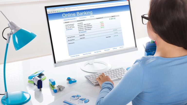Scopri come aprire il conto corrente aziendale online totalmente digitale, quali sono i migliori 5 e quanto costano.