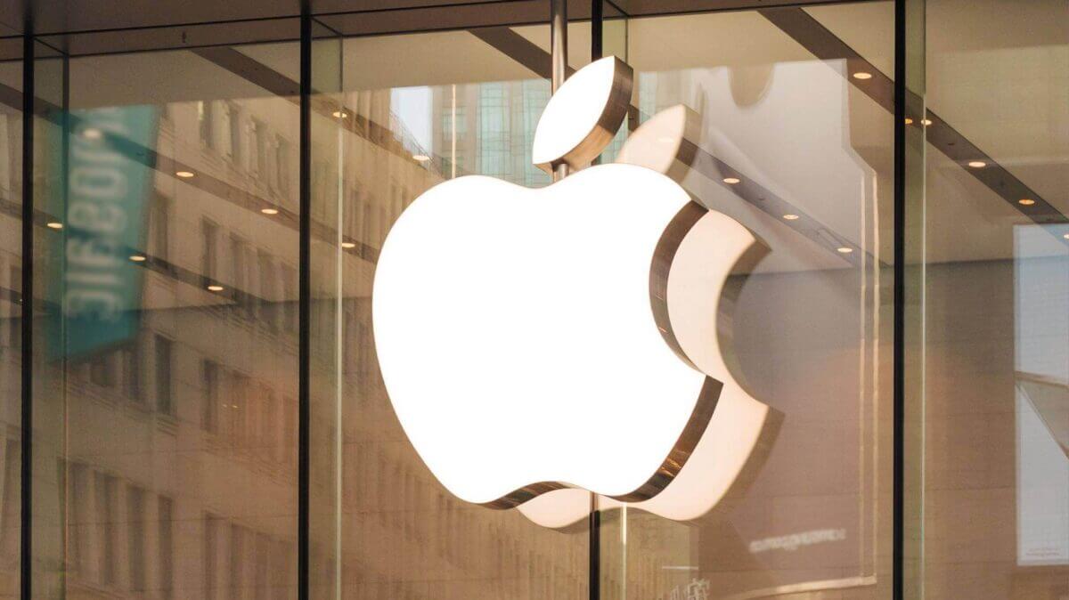 apple ternus AI