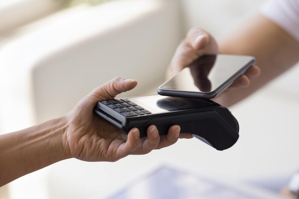 Quanto costa il POS? Tra canone e commissioni, come prepararsi all’obbligo di cassa fiscale 2026