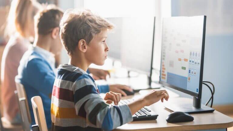 Elementary,School,Science,Classroom:,Smart,Little,Schoolchildren,Sitting,In,Row