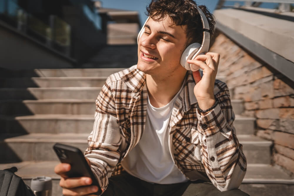 Apple Music prova gratuita 100 milioni di brani