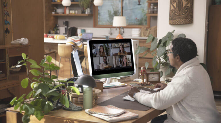 Studio_P21_In-call_Lifestyle_1
