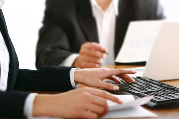 lavoro-tastiera-mani-121206111449
