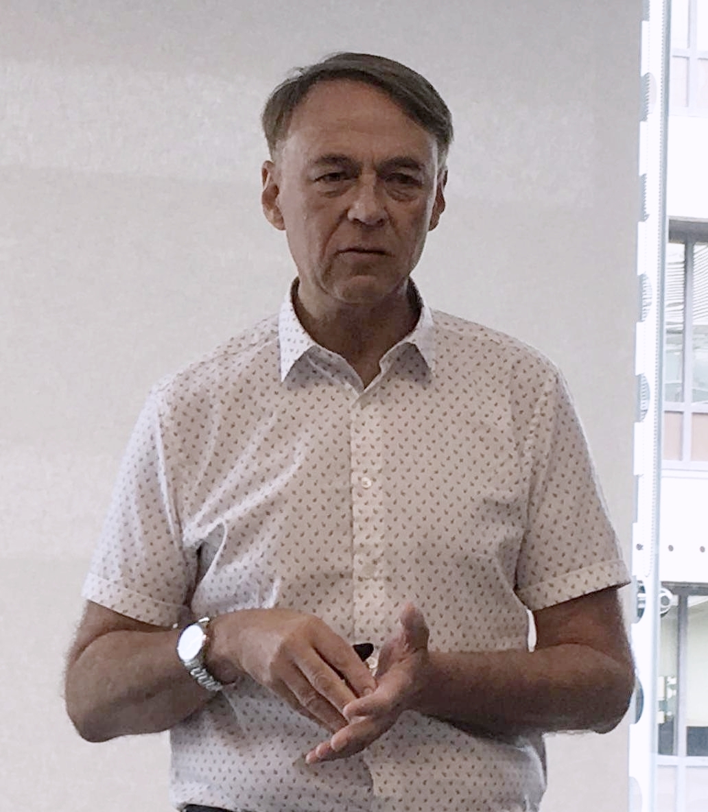 Mervyn Dinnen, analista specializzato in recruiting