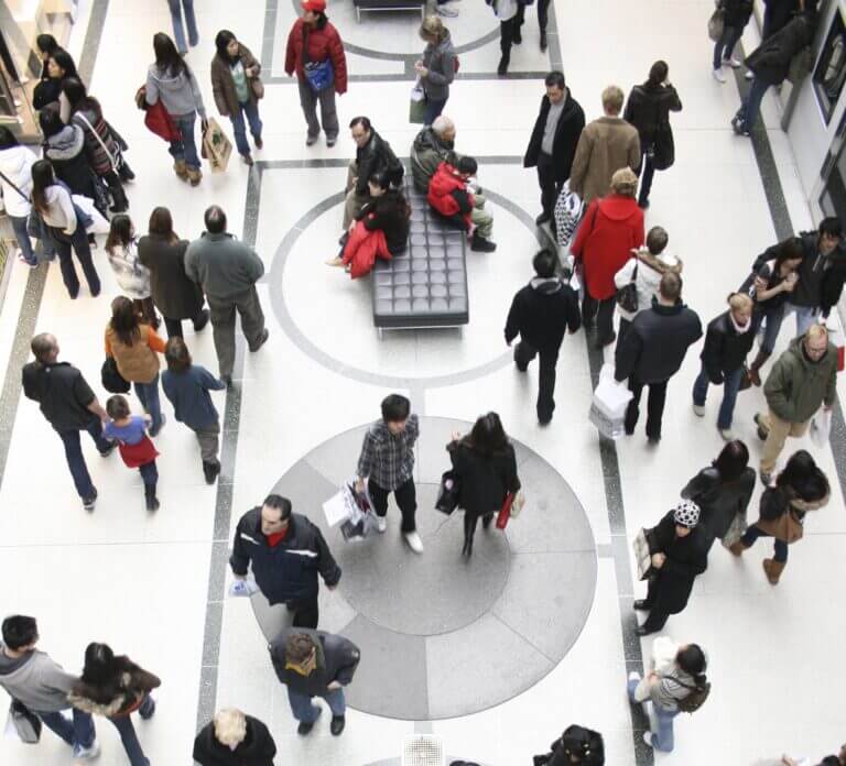 persone-shopping-121119145506