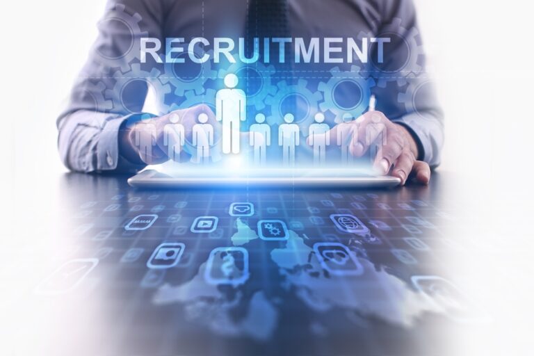 social-recruiting-170831105300-1