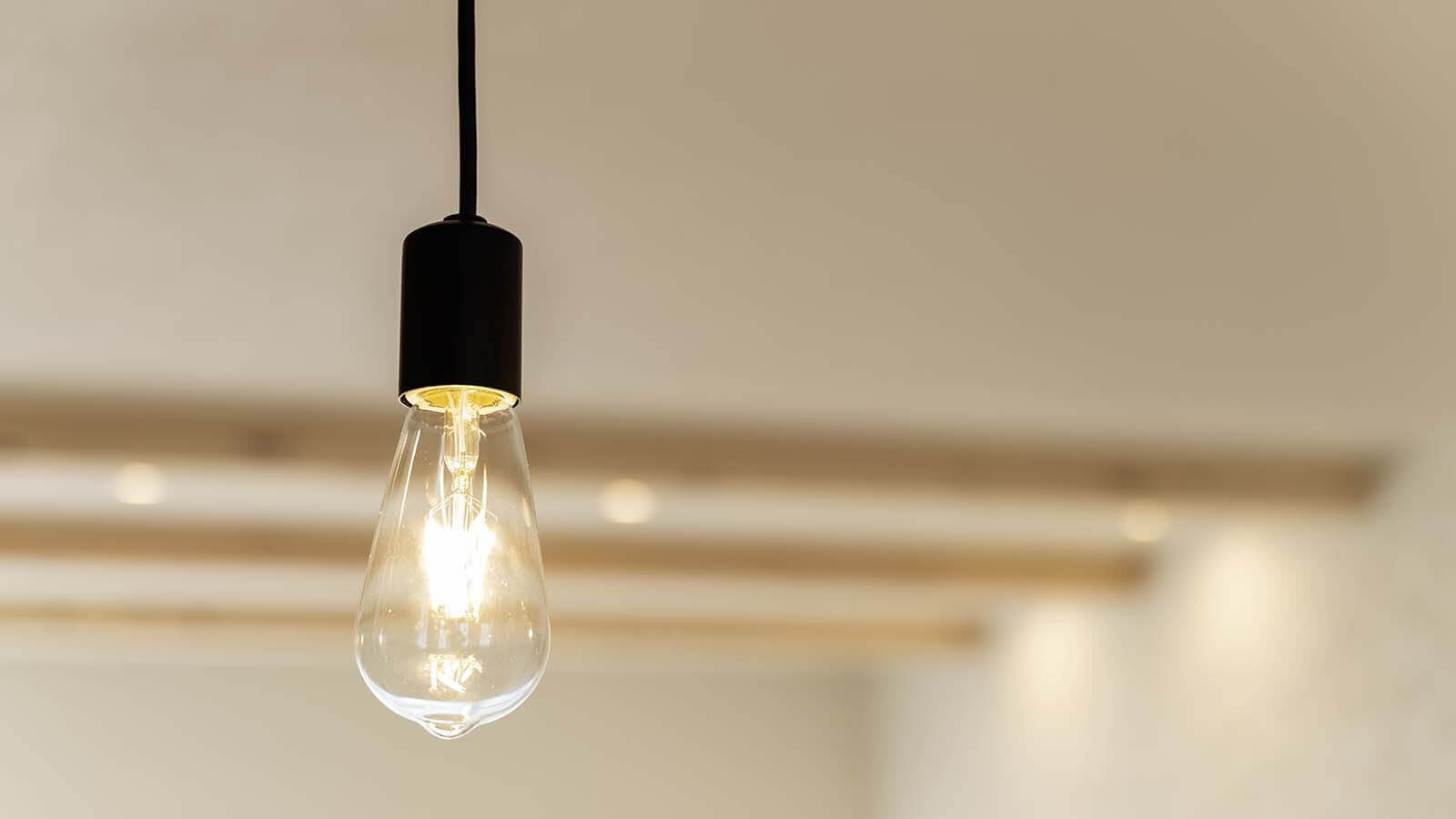 Tariffe luce convenienti: quanto si risparmia con le offerte di Octopus, Engie, NeN, Pulsee ed E.ON
